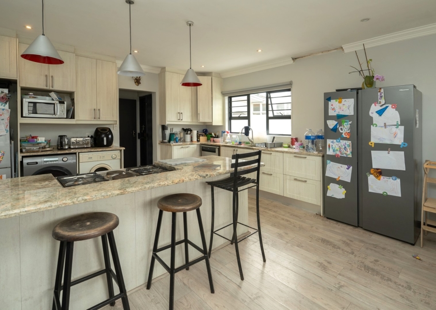 7 Bedroom Property for Sale in Fish Hoek Western Cape